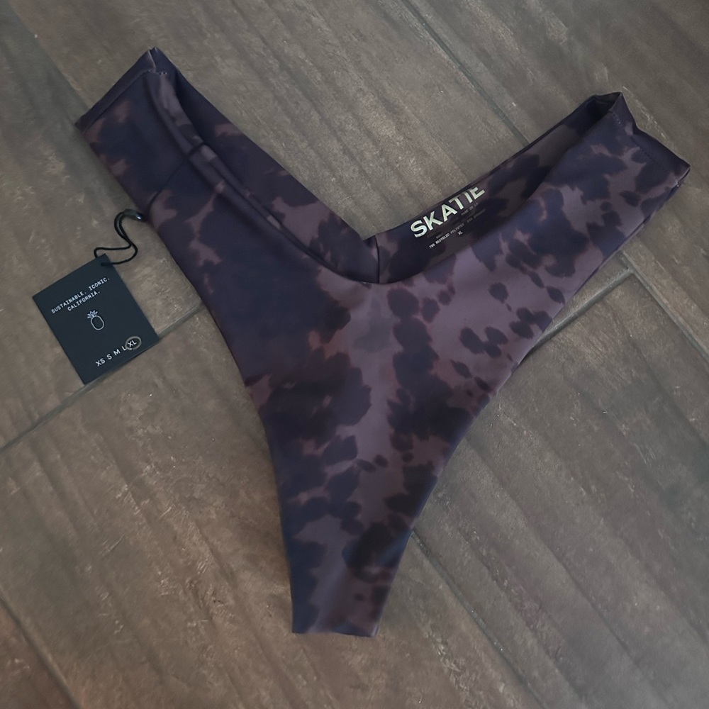 SKATIE | Yellowstone | Mandi Bottom
